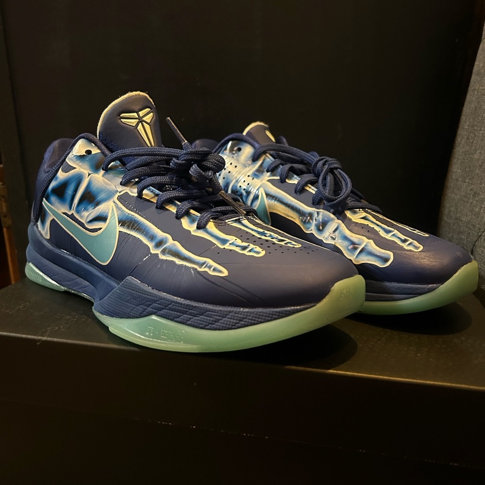 Kobe V Protro Sneakers